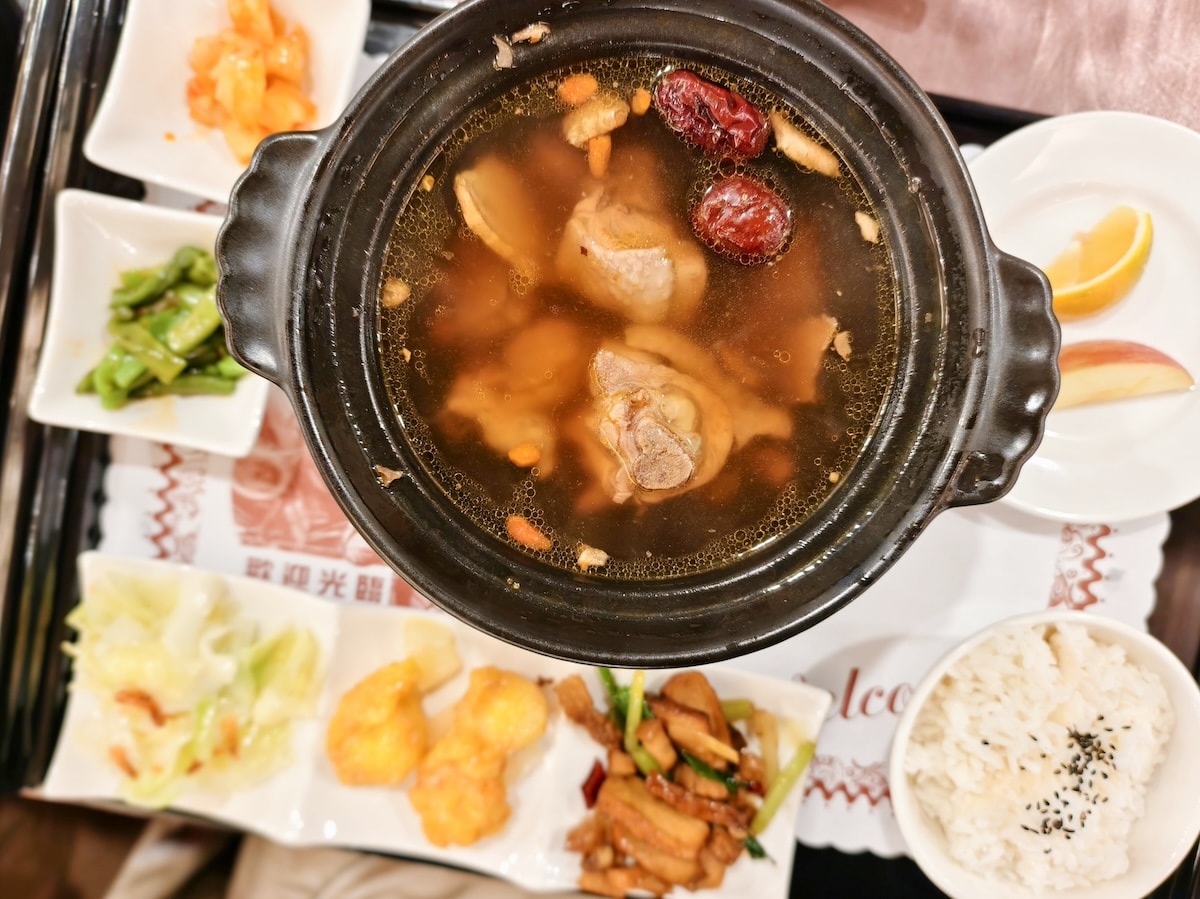 帶孩子闖進恐龍世界!西湖渡假村:1:1 模擬恐龍、泡泡樂園、特技表演,必搶一泊三食住宿優惠 - 第23張圖 帶孩子闖進恐龍世界!西湖渡假村:1:1 模擬恐龍、泡泡樂園、特技表演,必搶一泊三食住宿優惠