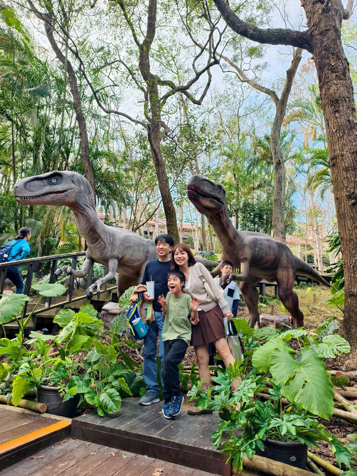 帶孩子闖進恐龍世界!西湖渡假村:1:1 模擬恐龍、泡泡樂園、特技表演,必搶一泊三食住宿優惠 - 第31張圖 帶孩子闖進恐龍世界!西湖渡假村:1:1 模擬恐龍、泡泡樂園、特技表演,必搶一泊三食住宿優惠