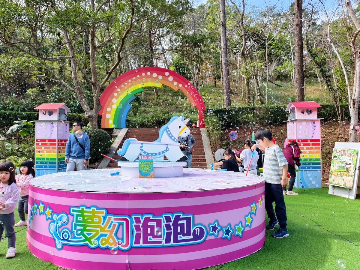 帶孩子闖進恐龍世界!西湖渡假村:1:1 模擬恐龍、泡泡樂園、特技表演,必搶一泊三食住宿優惠 - 第8張圖 帶孩子闖進恐龍世界!西湖渡假村:1:1 模擬恐龍、泡泡樂園、特技表演,必搶一泊三食住宿優惠