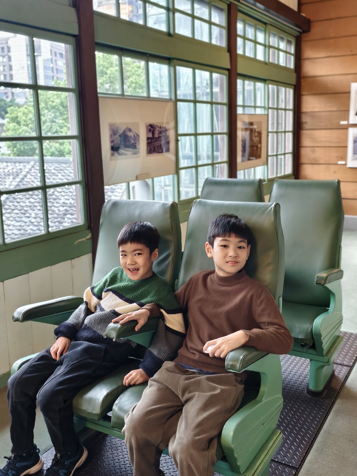 【台北親子景點】鐵道迷必訪！國立臺灣博物館鐵道部園區，超逼真微縮模型、小小列車長體驗，雨天室內景點。