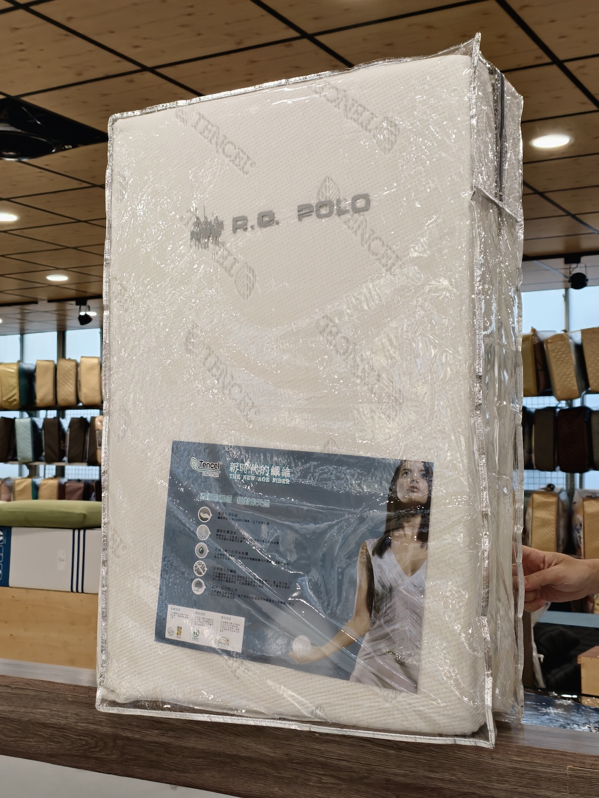 【桃園南崁床墊推薦】床的工匠 二訪南崁店心得｜南崁市場內、2F百坪展示空間、工廠直營、一站式買齊床墊、寢具、枕頭
