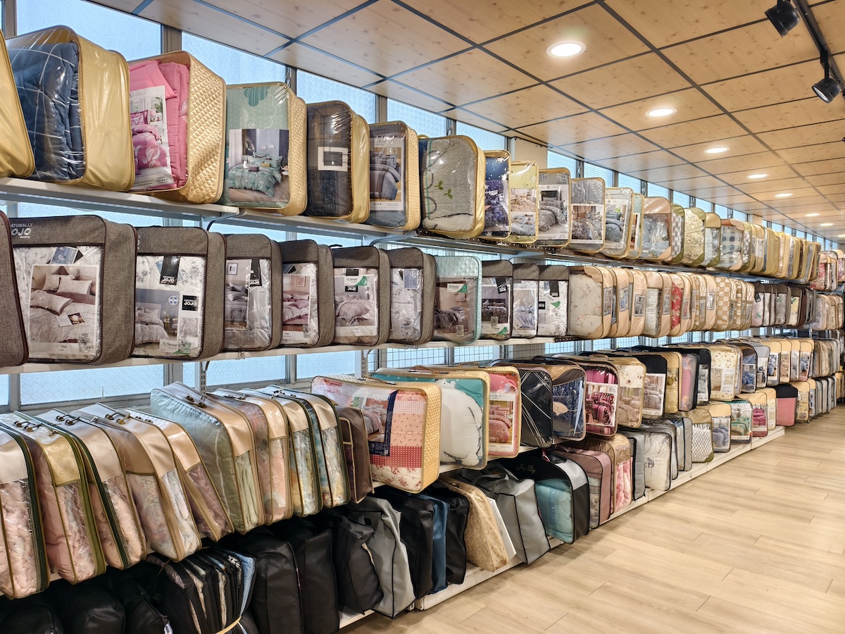 【桃園南崁床墊推薦】床的工匠 二訪南崁店心得｜南崁市場內、2F百坪展示空間、工廠直營、一站式買齊床墊、寢具、枕頭