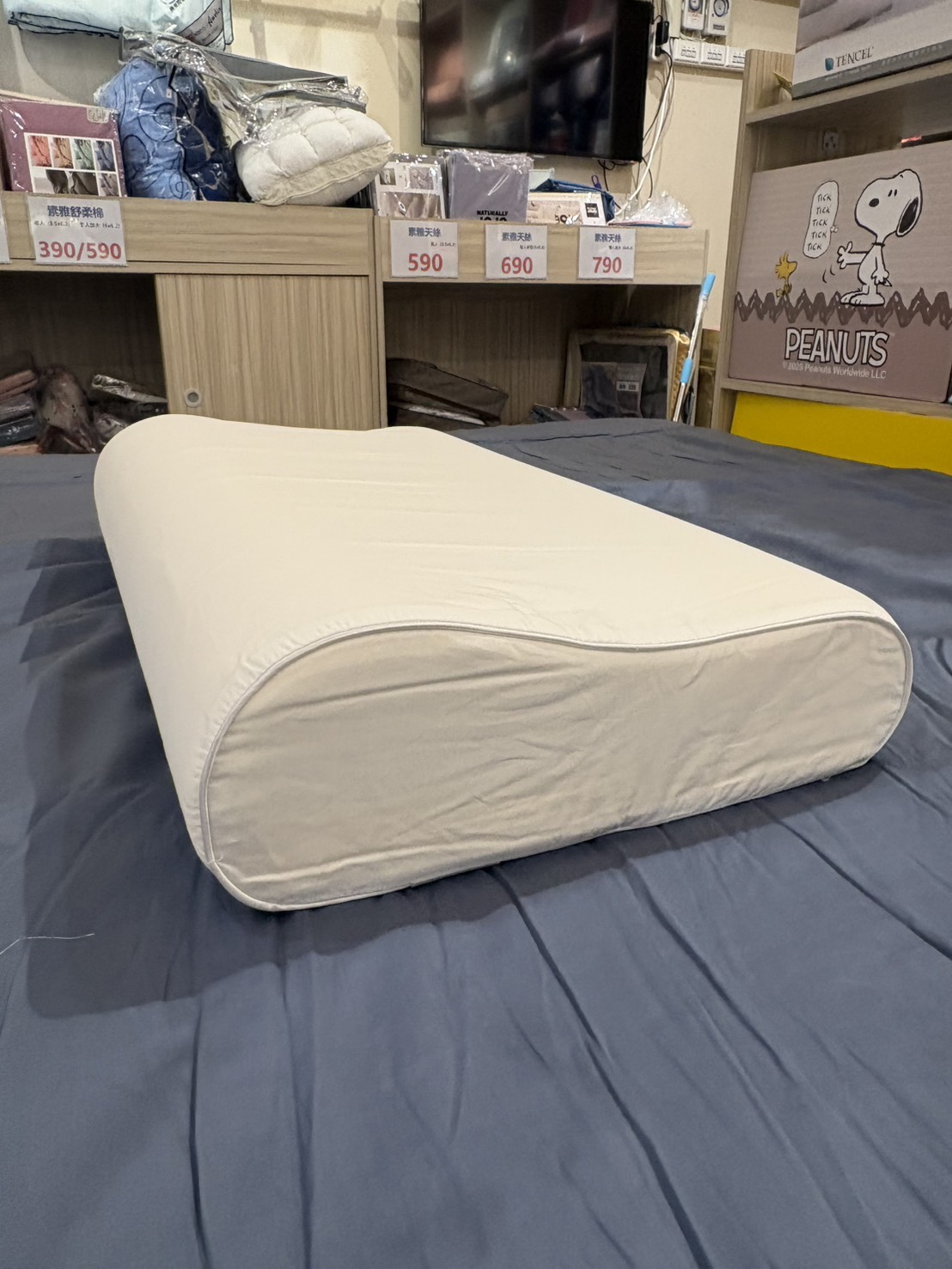 【桃園南崁床墊推薦】床的工匠 二訪南崁店心得｜南崁市場內、2F百坪展示空間、工廠直營、一站式買齊床墊、寢具、枕頭